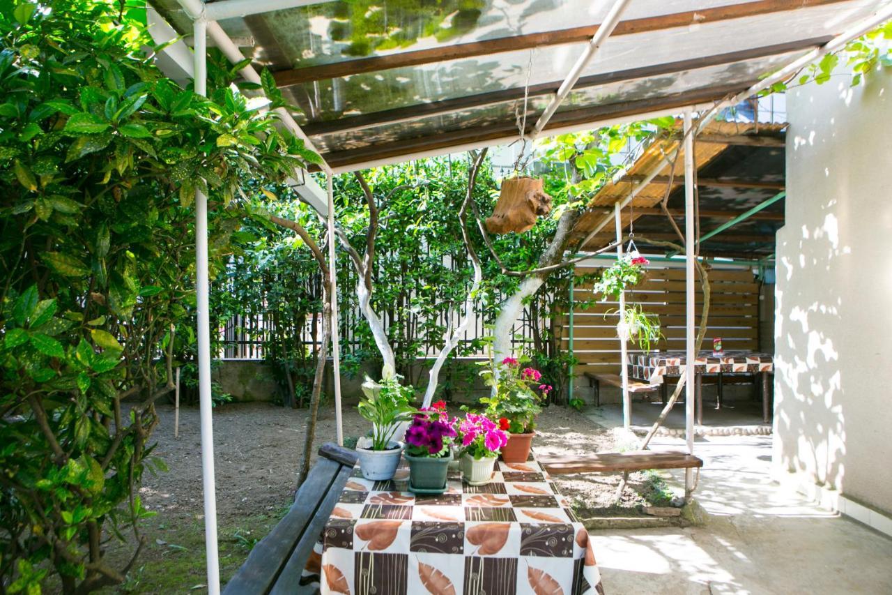 גגרה Guest House Lavr מראה חיצוני תמונה