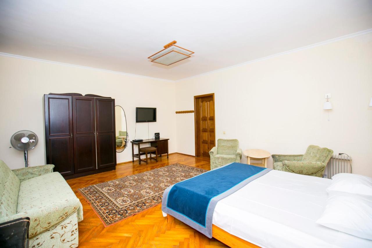 גגרה Guest House Lavr מראה חיצוני תמונה