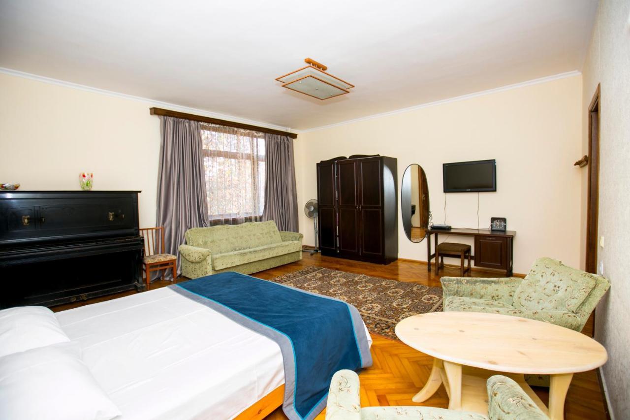 גגרה Guest House Lavr מראה חיצוני תמונה